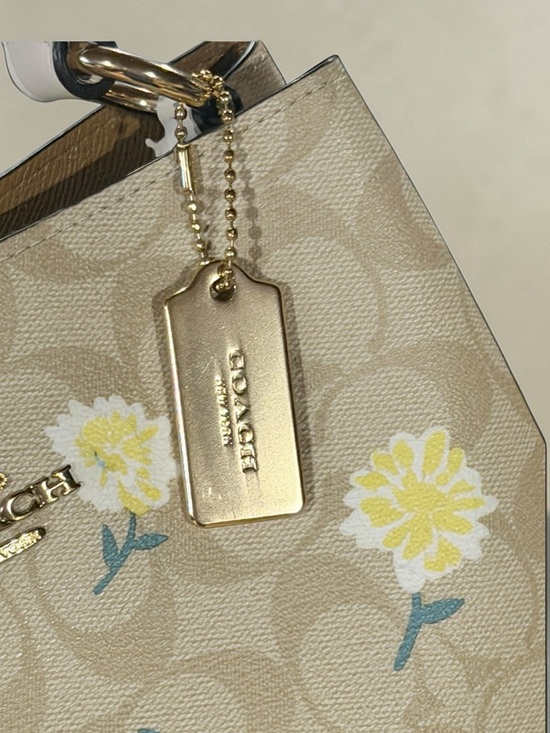 Coach Mollie Bucket Bag 22 in Signature Canvas with Daisy/Floral Print - Picture 9 of 15